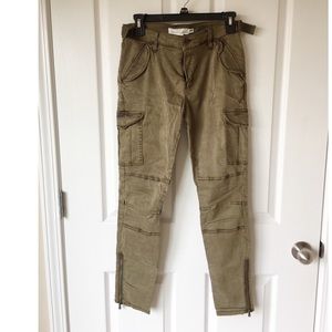 H&M women’s cargo pants Olive